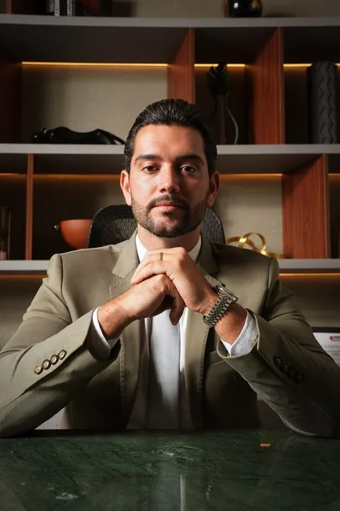 Leonardo Cabral Baptista, retrato à mesa